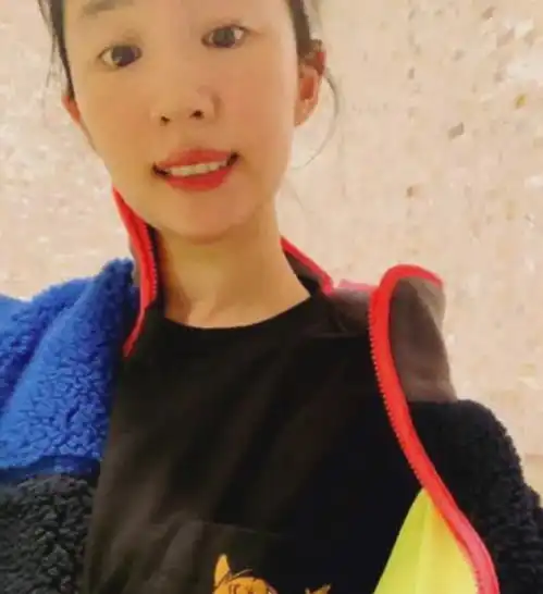 有种自拍叫刘亦菲的自拍,被粉丝集体嫌弃颜值一言难尽