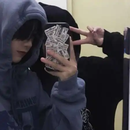  韩版情头像情侣两张爱情使人忘记时间