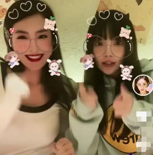 李小璐与闺蜜跳手指舞,嘻哈味十足,而贾乃亮和邓伦岳云鹏吃火锅