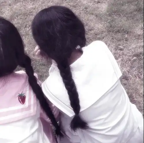  有没有那种穿jk的女头像