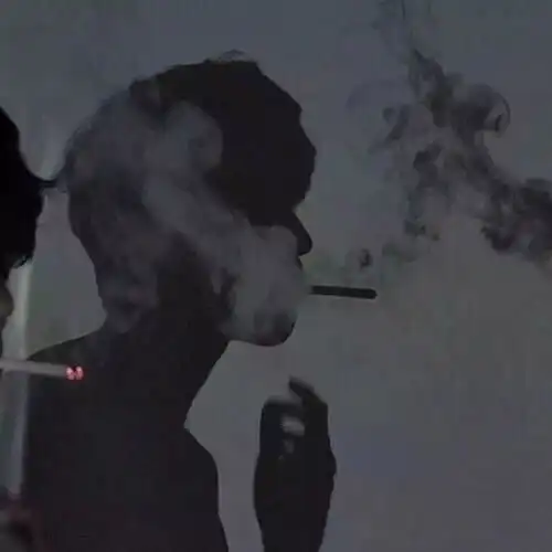  情侣头像有没有那种真人头像但是头是很模糊或者看不到的