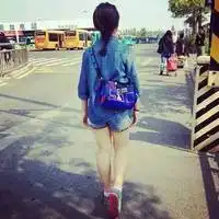  女生头像背影或蹲着的图片大全