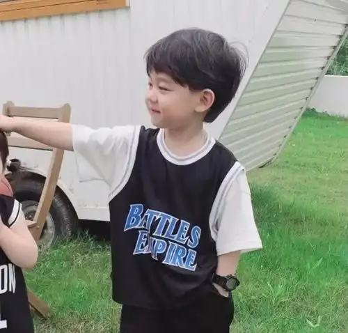  2021抖音最火的情侣头像一人一半超甜爆表