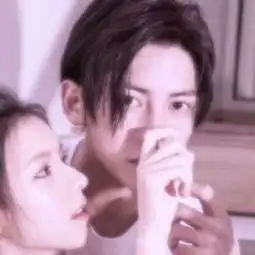  情侣头像把悲伤掩饰得天衣无缝