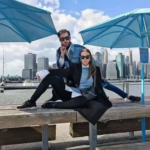  这波狗粮你吃了吗这对法国ins网红教你如何穿出高级情侣装