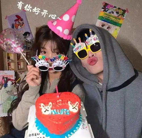  可爱卡通情侣头像超甜跨年情侣头像真人情侣头像