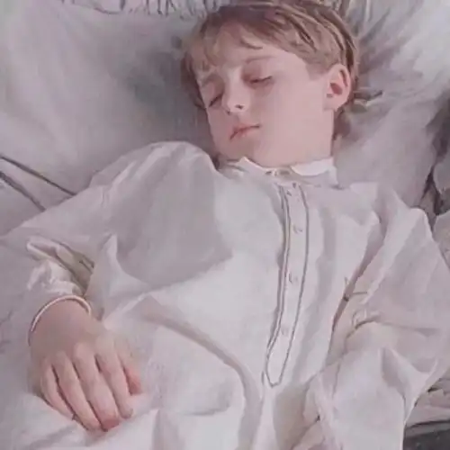  情侣头像你是我跑完八百米还想拥抱的人