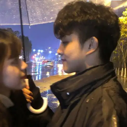  换上超甜情侣头像