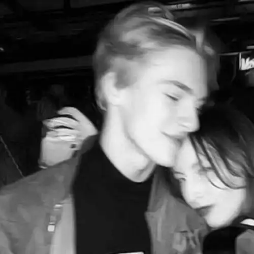  情侣头像欧美风情头