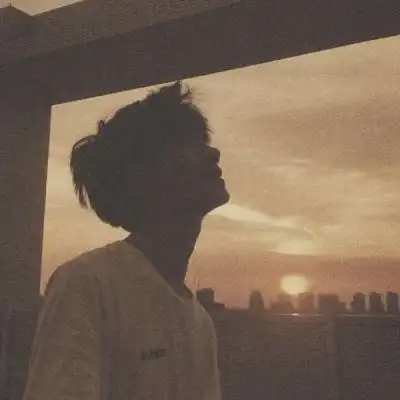  干净清爽的男生头像意境记得曾经的刻骨铭心