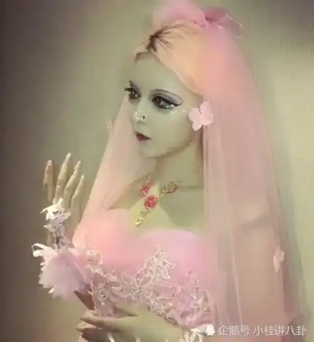  真人芭比婚纱照流出,梅花纹身成亮点,让人看完直呼等我娶你
