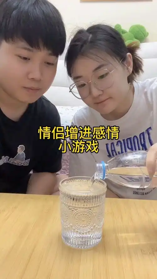  还想赖狗情侣情侣搞笑情侣游戏求一个神评加持