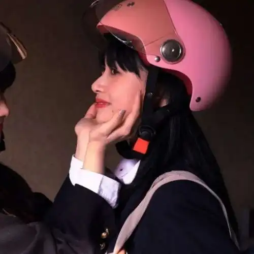  女生头像女孩子闺蜜头像,陪伴在身边的还是从小玩到大的她