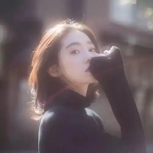  朦脓可爱的女生头像