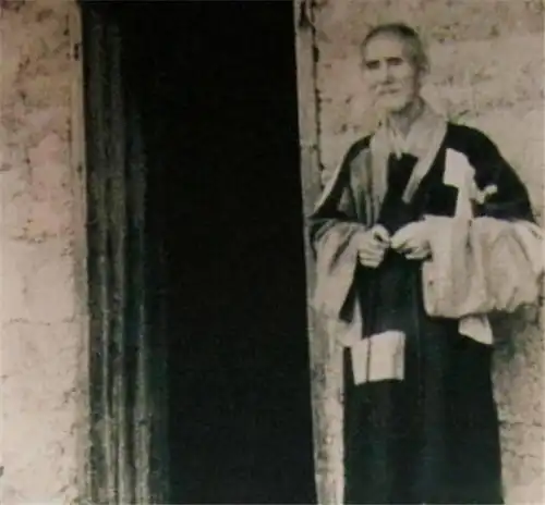  近代第一高僧活到120岁,曾预言老蒋结局,圆寂时留一字