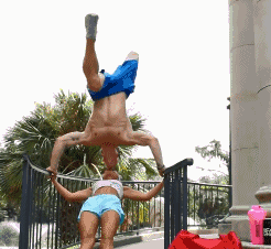  七夕想用情侣健身姿势制霸朋友圈,没想到被你