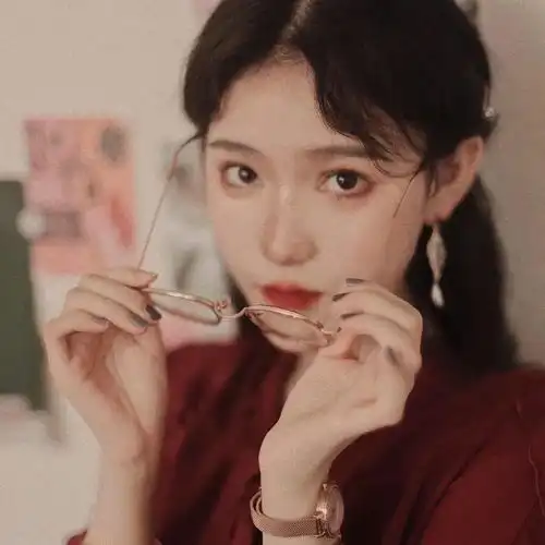  头像丨月有众星,我只要你