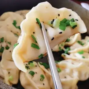  家里锅贴怎么做送您家庭版鲜肉锅贴做法,一样美味,动手试试吧