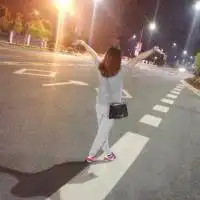 谁有这个情侣头像女生的啊