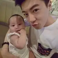  小孩超萌头像一人两张微信头像图片大全