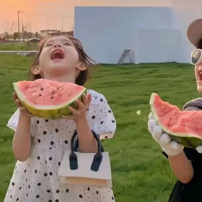  2023最新开心快乐萌娃情侣头像