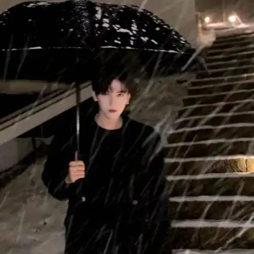  臭宝你的情侣头像该换啦