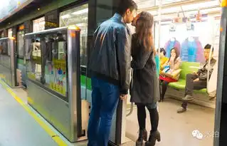 4年间他拍遍了在上海地铁上接吻的男男女女...