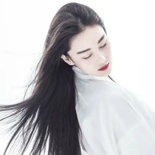  小清新女生头像白衣长发女头像