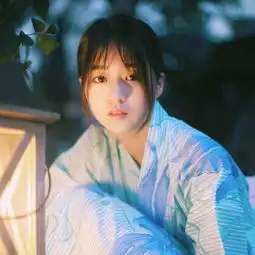  好梦梦露以梦为马,诗酒趁年华.