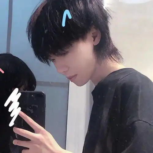  头像男生女生动漫情侣头像