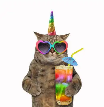  点击来源直接获取大图文件戴太阳镜的猫独角兽正拿着一杯带吸管的彩色鸡尾酒白色背景孤立的摄影搞笑猫猫高清大图
