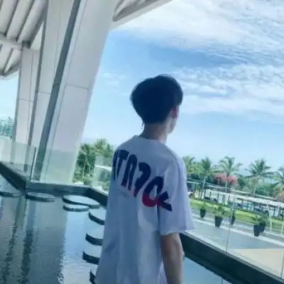  情侣头像真人两张配对攻上眉头存在心头