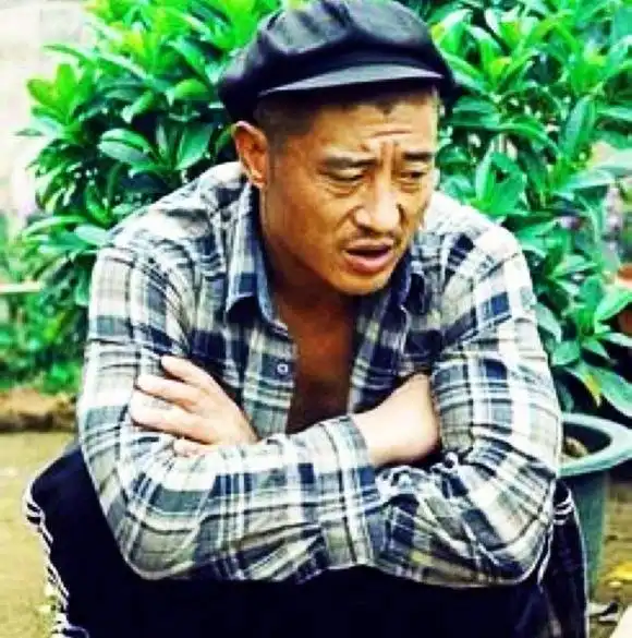  刘小光出轨门或有转机妖娆女大学生碰瓷赵四