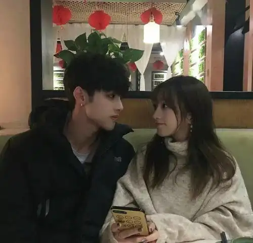  好家伙这情头要给网恋对象一起用