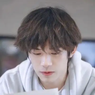  2024伤感文艺小清新帅哥头像