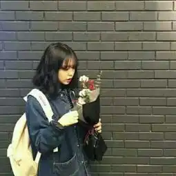  求这个头像另一半