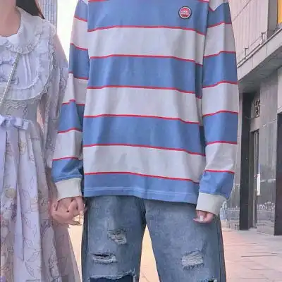  情侣头像牵手走路一前一后2020真实情侣牵手半身部位图片