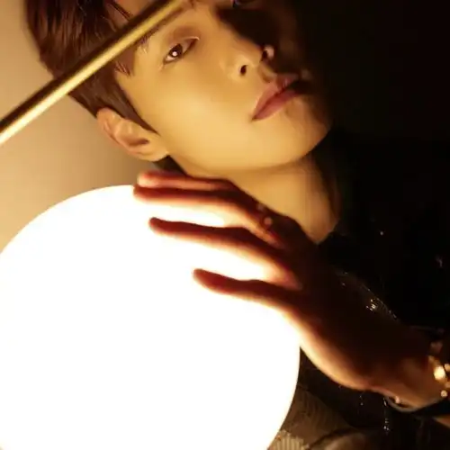  头像魏大勋头像帅气