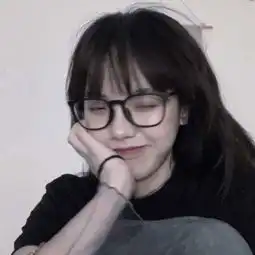 漂亮女生闺蜜头像同一人两人一人一张