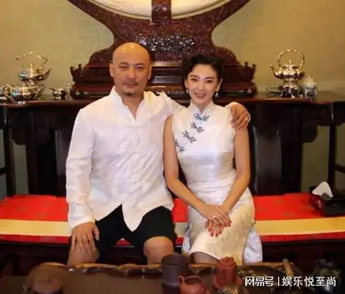  34岁张雨绮再曝新恋情和小鲜肉同游四天好亲密,男方高大又帅气