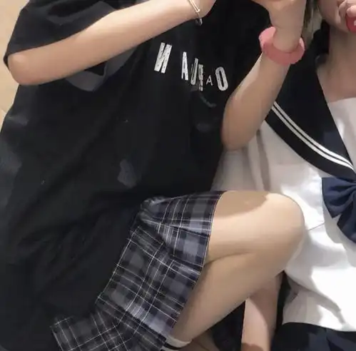 真人闺蜜头像晴烟漠漠柳毵毵,不那离情酒半酣