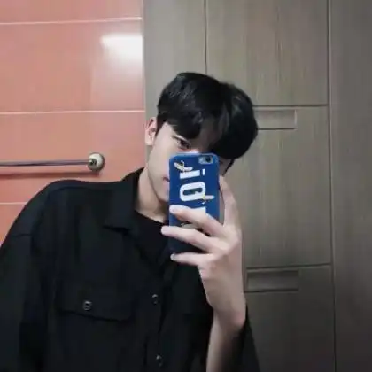  手机控男生头像精选,不要把太多的时候浪费在手机上