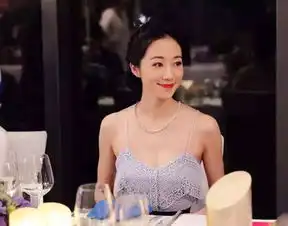  张若昀示爱唐艺昕的情侣纹身终于看清楚了,没想到他们这么甜蜜