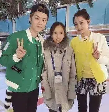  最佳衣品情侣来了这一对靠穿衣化解了27岁的年龄差