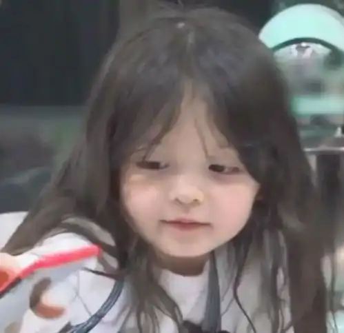 人类幼崽的可爱头像