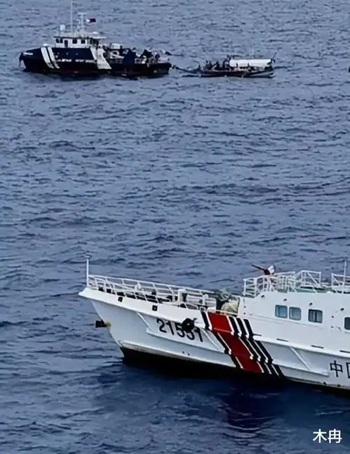  无视我国最后通牒,菲律宾吃了大亏,报废2艘船,中方拖船已就位