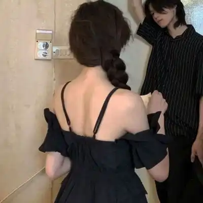  我们可以把嘴贴在一起然后略略情侣头像我要个性网