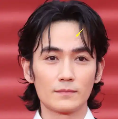  北影闭幕式胡歌老了,张子枫惊艳,朱一龙眼里没光,闫妮整了