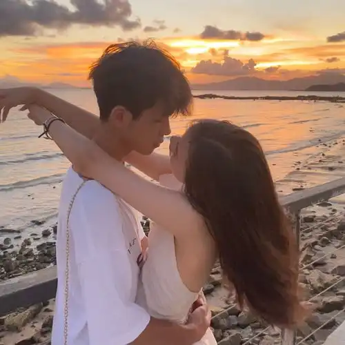  情侣头像喜欢是毫无意识的护短和潜意识的偏爱