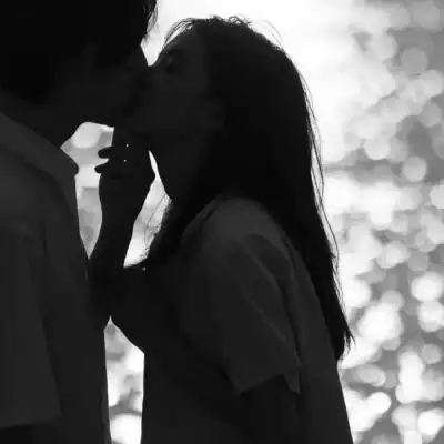  黑白灰色qq情侣头像